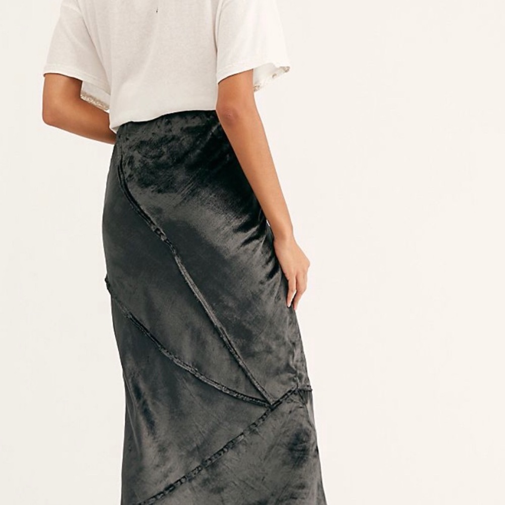 Free people Swagger velvet skirt